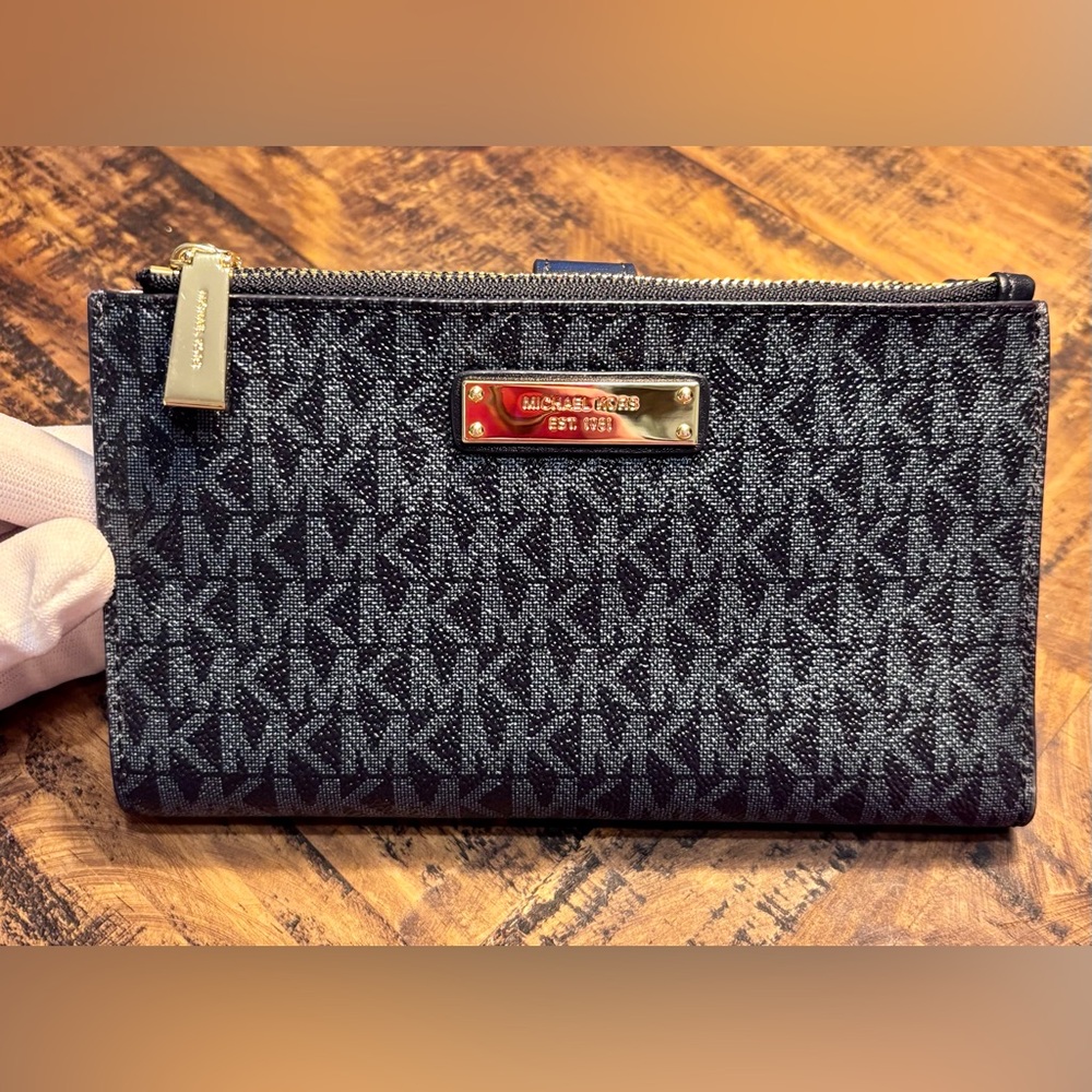 Authentic Michael Kors Wallet - image 1